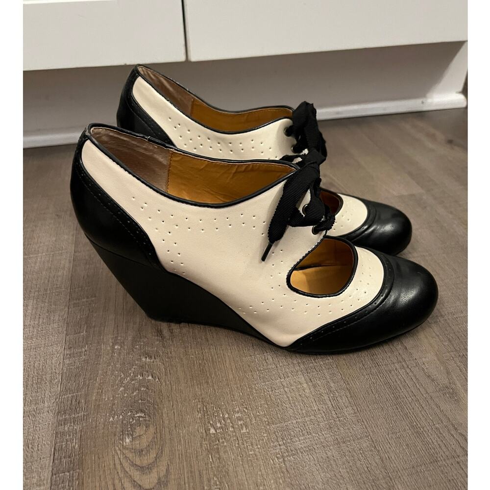 Crown Vintage Delight Retro Black & Cream Tie Front Heels
